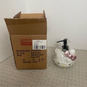 New hello kitty pink metallic pump